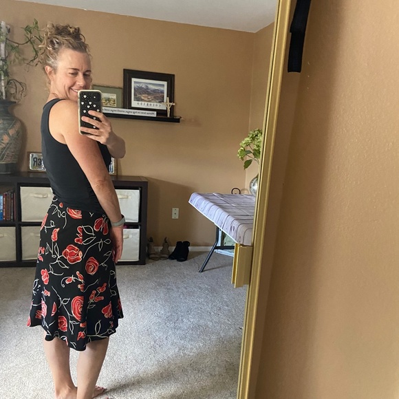 Loft Floral Skirt - Picture 5 of 13